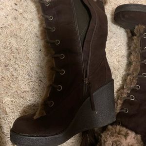 Woman’s wedge zip up boots